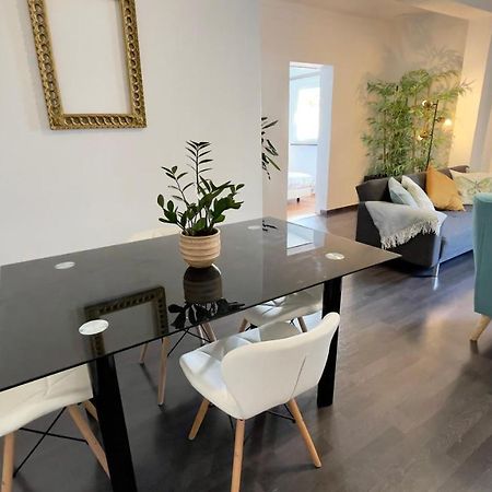Apartamento T2 Com Terraco Grande Apartman Quarteira Kültér fotó