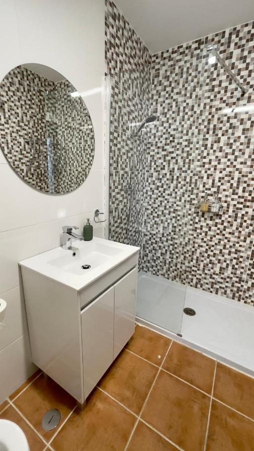 Apartamento T2 Com Terraco Grande Apartman Quarteira Kültér fotó