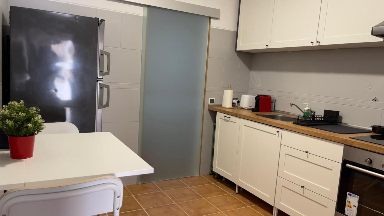 Apartamento T2 Com Terraco Grande Apartman Quarteira Kültér fotó