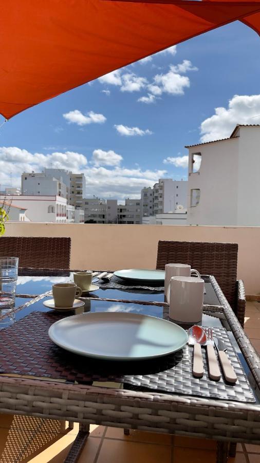 Apartamento T2 Com Terraco Grande Apartman Quarteira Kültér fotó