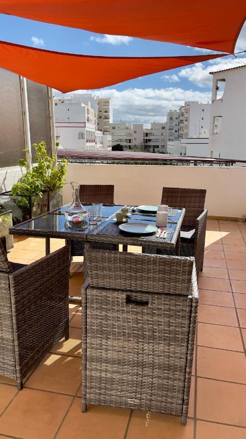 Apartamento T2 Com Terraco Grande Apartman Quarteira Kültér fotó