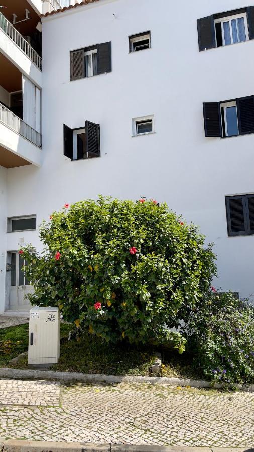 Apartamento T2 Com Terraco Grande Apartman Quarteira Kültér fotó